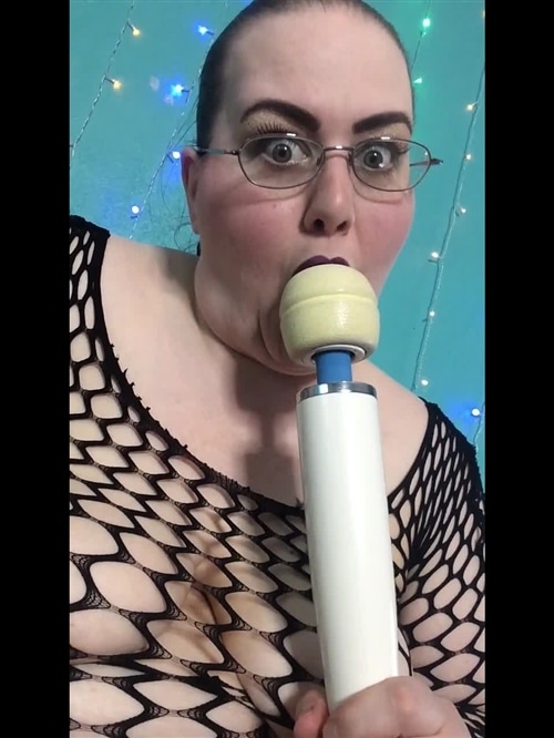 Godmotherofass Onlyfans - masturbating licking my pussy juices off my hitachi 09-03-2019 - SiteRip